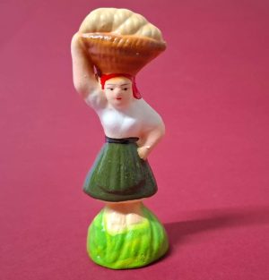 21 - Mulher com cesto na cabeça