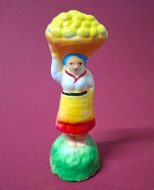 22 - Mulher com cesto de flores na cabeça